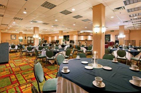 Holiday Inn Huntsville Downtown Buitenkant foto